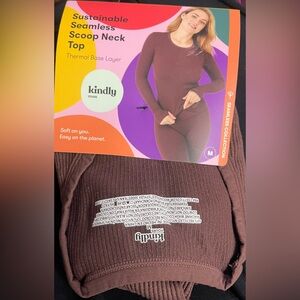 Kindly Yours Women's Seamless Rib Scoop Neck Thermal Top